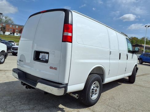 New 2026 GMC Savana 3500 w/ Driver Convenience Package image 20