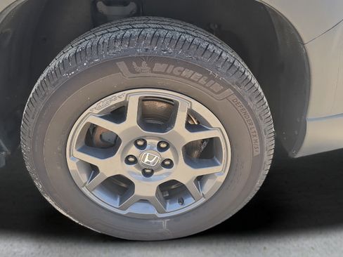 Used 2023 Honda Pilot TrailSport image 32