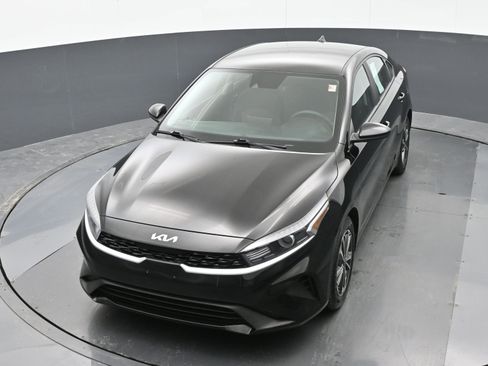 Used 2023 Kia Forte LXS image 31