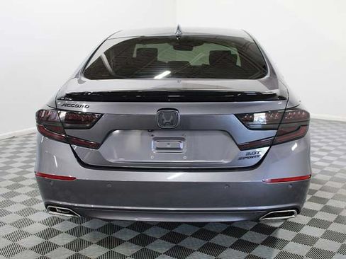 Used 2021 Honda Accord Touring image 5