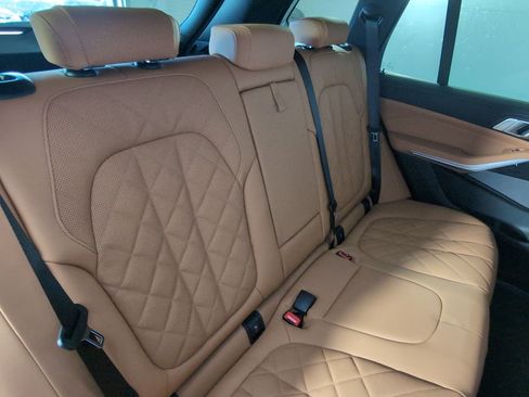 New 2026 BMW X5 M60i w/ Climate Comfort Package image 31