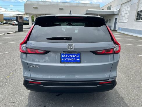 Used 2025 Honda CR-V EX image 5