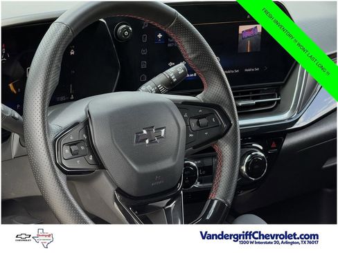 Certified 2025 Chevrolet Trax RS w/ Driver Confidence Package FWD image 11
