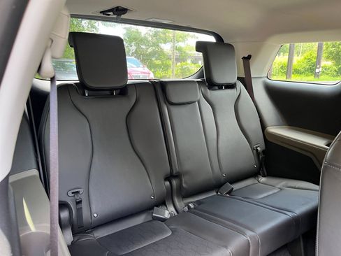 Used 2026 Kia Carnival FWD image 30
