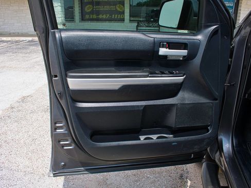 Used 2014 Toyota Tundra SR5 w/ SR5 Upgrade Package RWD image 11