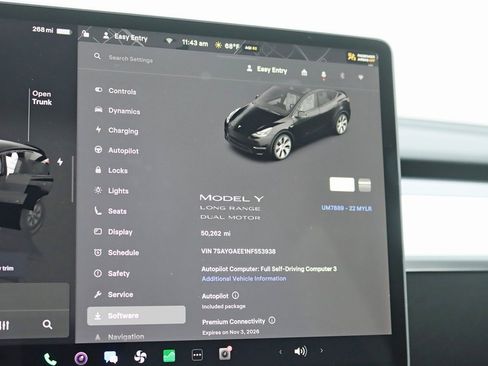 Used 2022 Tesla Model Y Long Range image 24