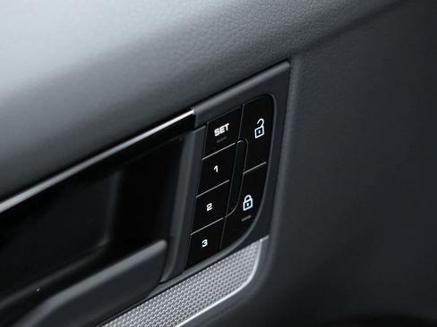 New 2026 Porsche Cayenne Coupe image 19