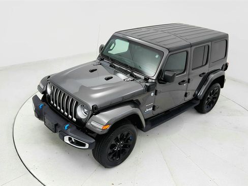Used 2023 Jeep Wrangler Unlimited Sahara AWD/4WD image 13
