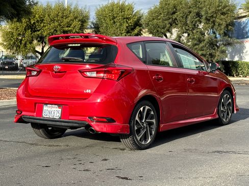 Certified 2018 Toyota Corolla iM image 11