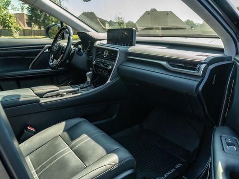 Used 2022 Lexus RX 350L Luxury w/ Accessory Package (Z1) FWD image 18