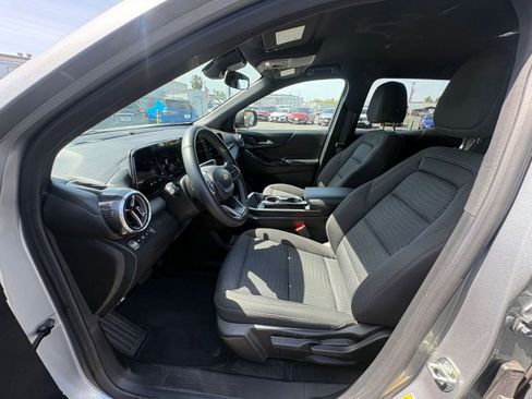 Used 2025 Chevrolet Equinox LT AWD/4WD image 28