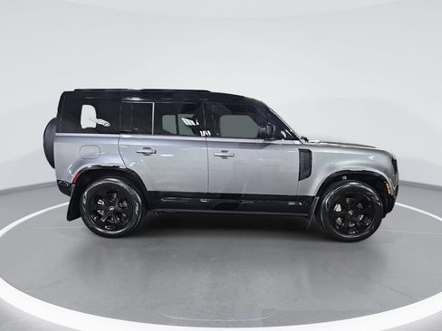 Used 2024 Land Rover Defender 110 X-Dynamic SE AWD/4WD image 2