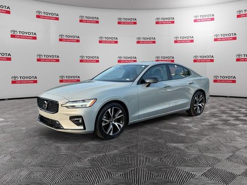 Used 2024 Volvo S60 B5 Core FWD image 1
