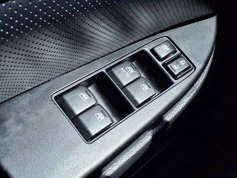 Used 2014 Subaru Outback 2.5i Limited image 11