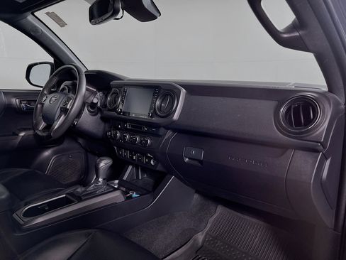 Used 2020 Toyota Tacoma TRD Sport w/ TRD Premium Sport Package image 25