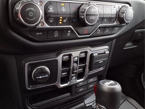 Used 2019 Jeep Wrangler Unlimited Sahara w/ Advanced Safety Group image 6