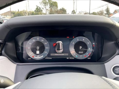 New 2026 Land Rover Range Rover Velar Dynamic SE image 19