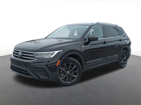 Used 2022 Volkswagen Tiguan SE image 1