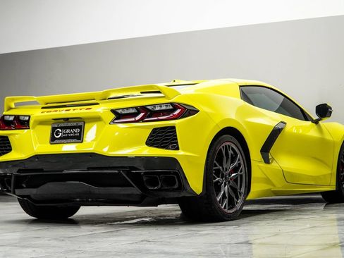 Used 2023 Chevrolet Corvette Stingray Premium Conv w/ Z51 Performance Package RWD image 16