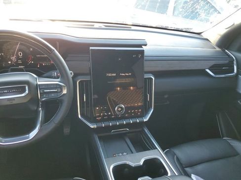Used 2025 GMC Acadia Denali w/ Super Cruise Package FWD image 13
