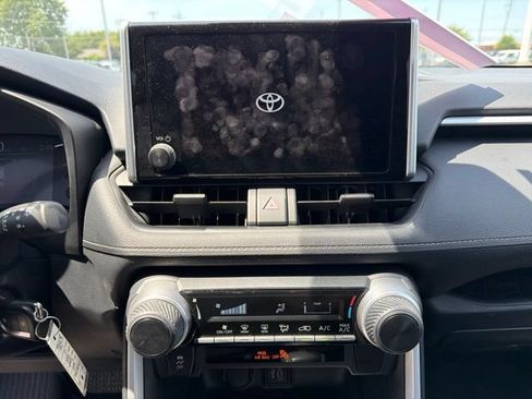 Used 2023 Toyota RAV4 LE FWD image 21
