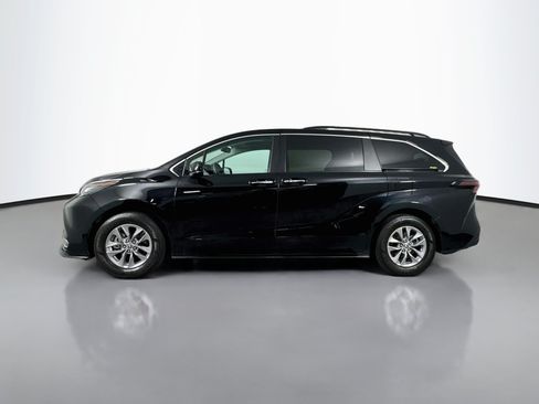 Certified 2024 Toyota Sienna XLE w/ XLE Plus Package AWD/4WD image 4