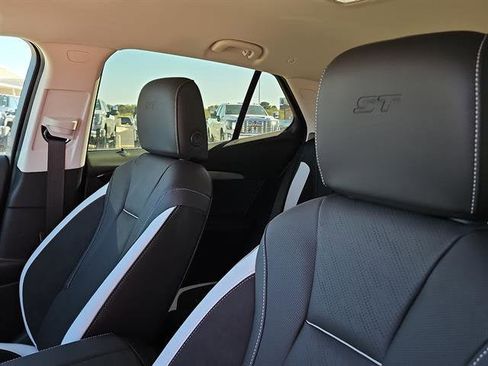 New 2025 Buick Envision Sport Touring image 23