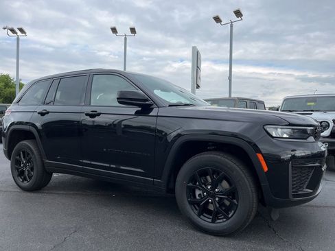 New 2026 Jeep Grand Cherokee Altitude AWD/4WD image 43
