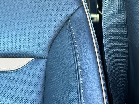 Used 2023 GMC Yukon XL AT4 image 17