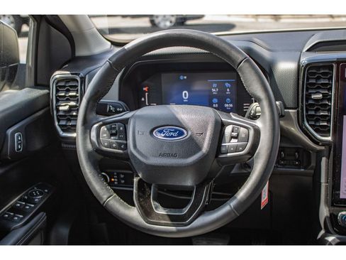Used 2025 Ford Ranger XLT AWD/4WD image 35
