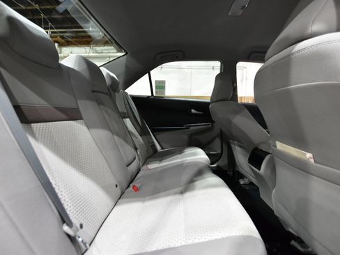 Used 2012 Toyota Camry LE image 34