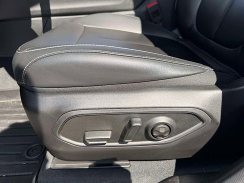 Used 2025 Jeep Grand Cherokee Limited image 18