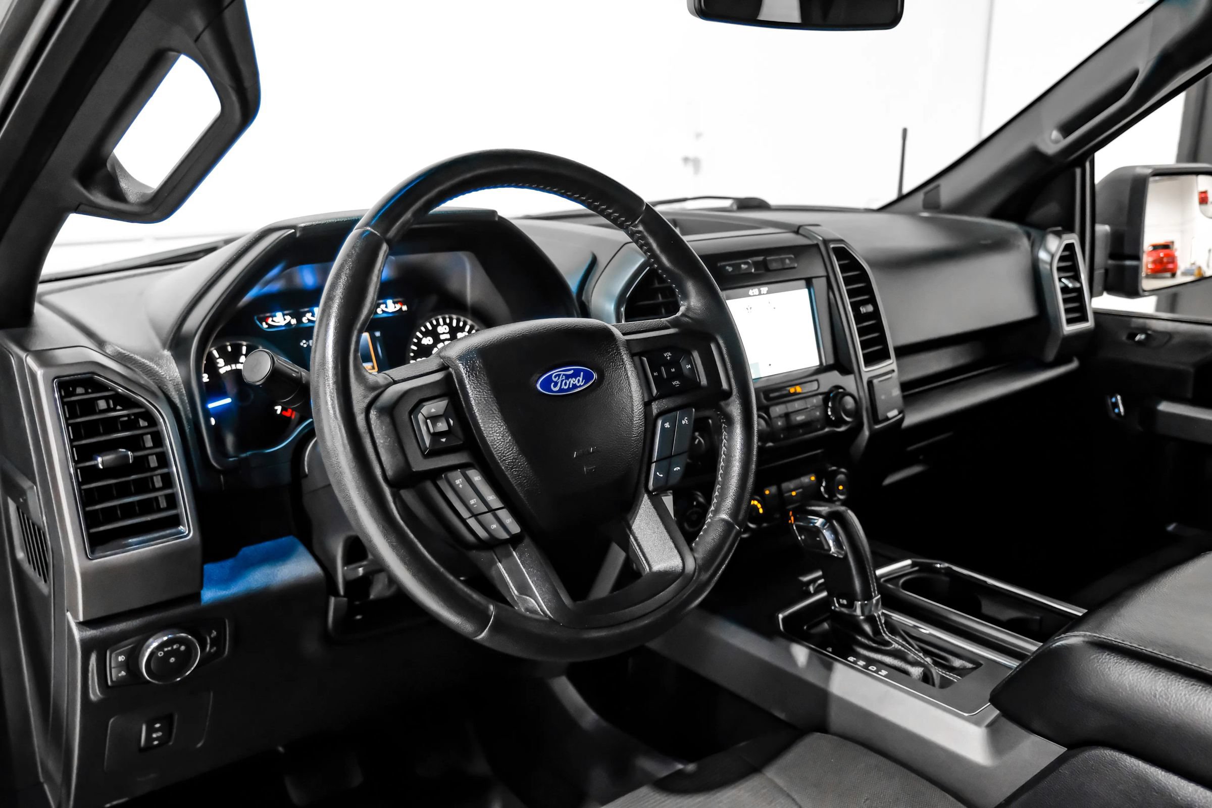 Used 2017 Ford F150 XLT w/ Equipment Group 302A Luxury AWD/4WD image 19