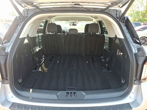 Used 2025 Ford Explorer Active image 27