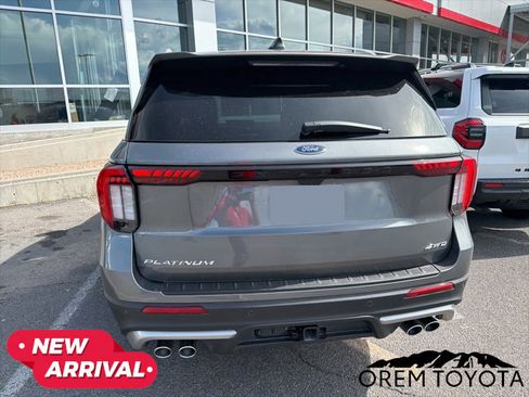 Used 2025 Ford Explorer Platinum w/ Ultimate Package image 5