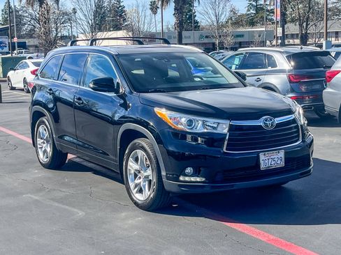 Used 2014 Toyota Highlander Limited Platinum image 5