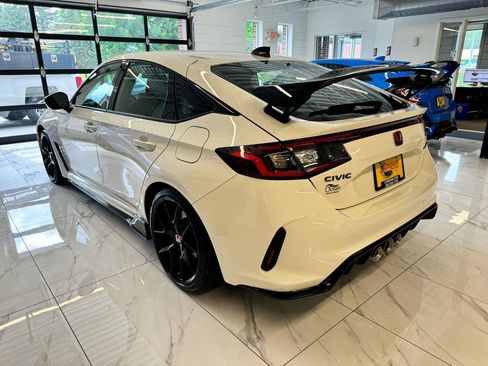 Used 2024 Honda Civic Type R image 7