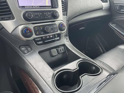 Used 2019 GMC Yukon XL SLT w/ Open Road Package AWD/4WD image 30