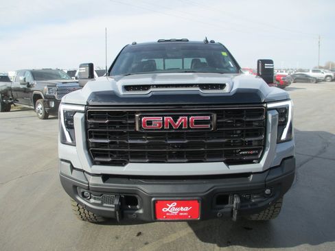 Certified 2024 GMC Sierra 2500 AT4X w/ AT4X AEV Edition image 11