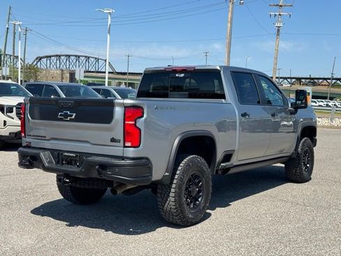 Used 2025 Chevrolet Silverado 2500 ZR2 w/ ZR2 Bison Edition AWD/4WD image 5