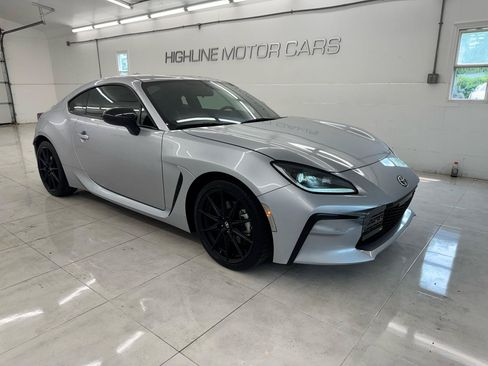 Used 2023 Toyota GR86 Premium w/ ALL Weather Mat Package (TMS) RWD image 3