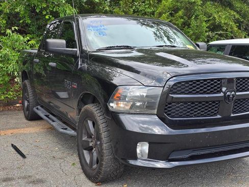 Used 2017 RAM 1500 Express w/ Black Ram 1500 Express Group AWD/4WD image 16
