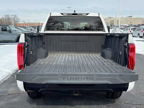 Used 2022 Toyota Tundra SR5 w/ SR5 Convenience Package image 6