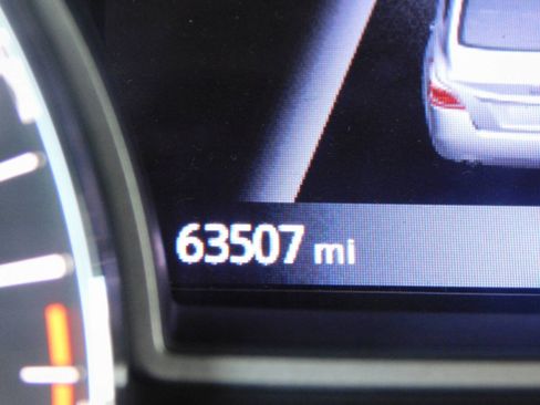 Used 2017 Nissan Altima 2.5 SV w/ Convenience Package FWD image 9