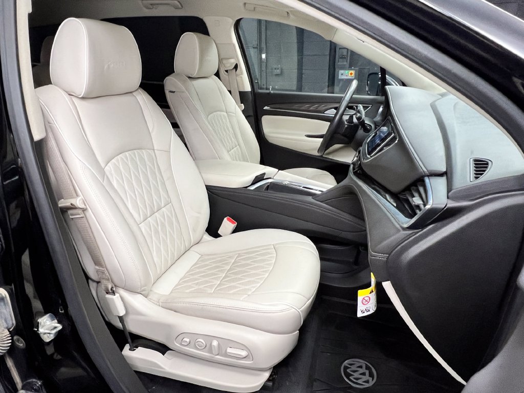 Used 2023 Buick Enclave Avenir w/ Avenir Technology Package AWD/4WD image 15
