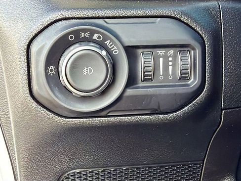 Used 2021 Jeep Wrangler Willys image 32