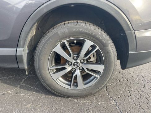 Used 2018 Toyota RAV4 XLE image 22