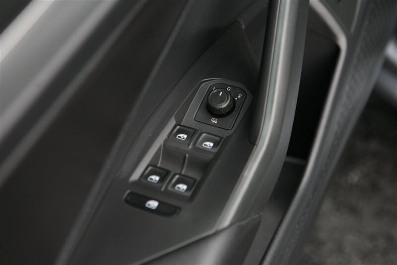 Used 2019 Volkswagen Jetta R-Line FWD image 8