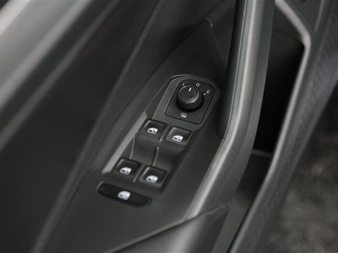 Used 2019 Volkswagen Jetta R-Line FWD image 8
