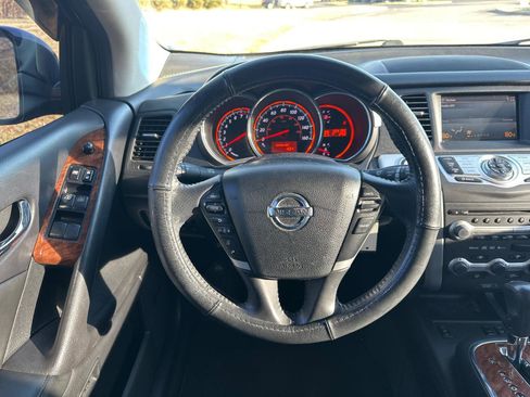 Used 2010 Nissan Murano LE w/ Navigation Pkg image 21